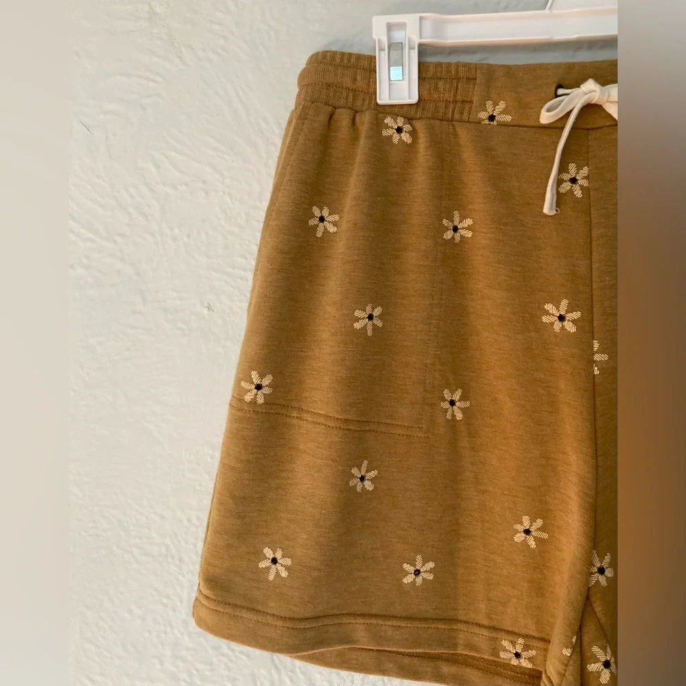 Jane & Delancey Mustard-Yellow Embroidered Shorts - Picture 4 of 6